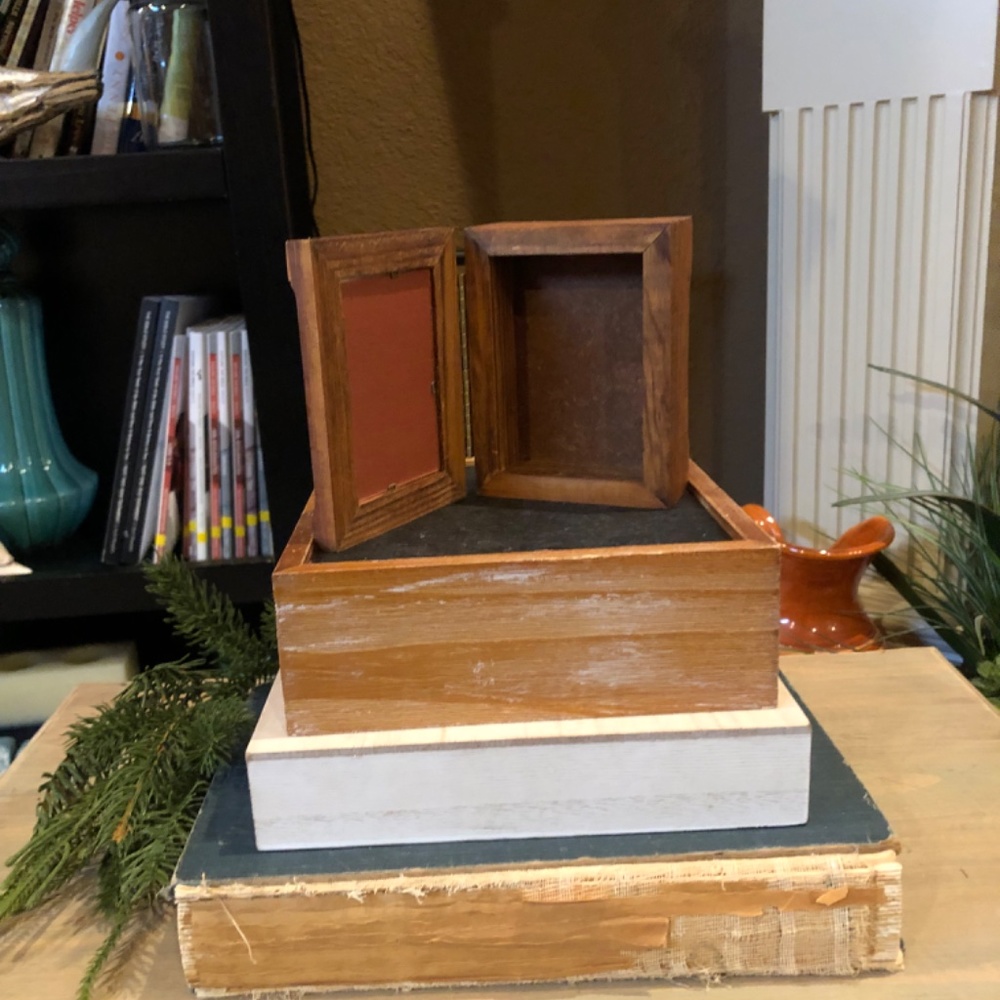 Vintage Wooden Jewelry Box - Picture 4 of 6